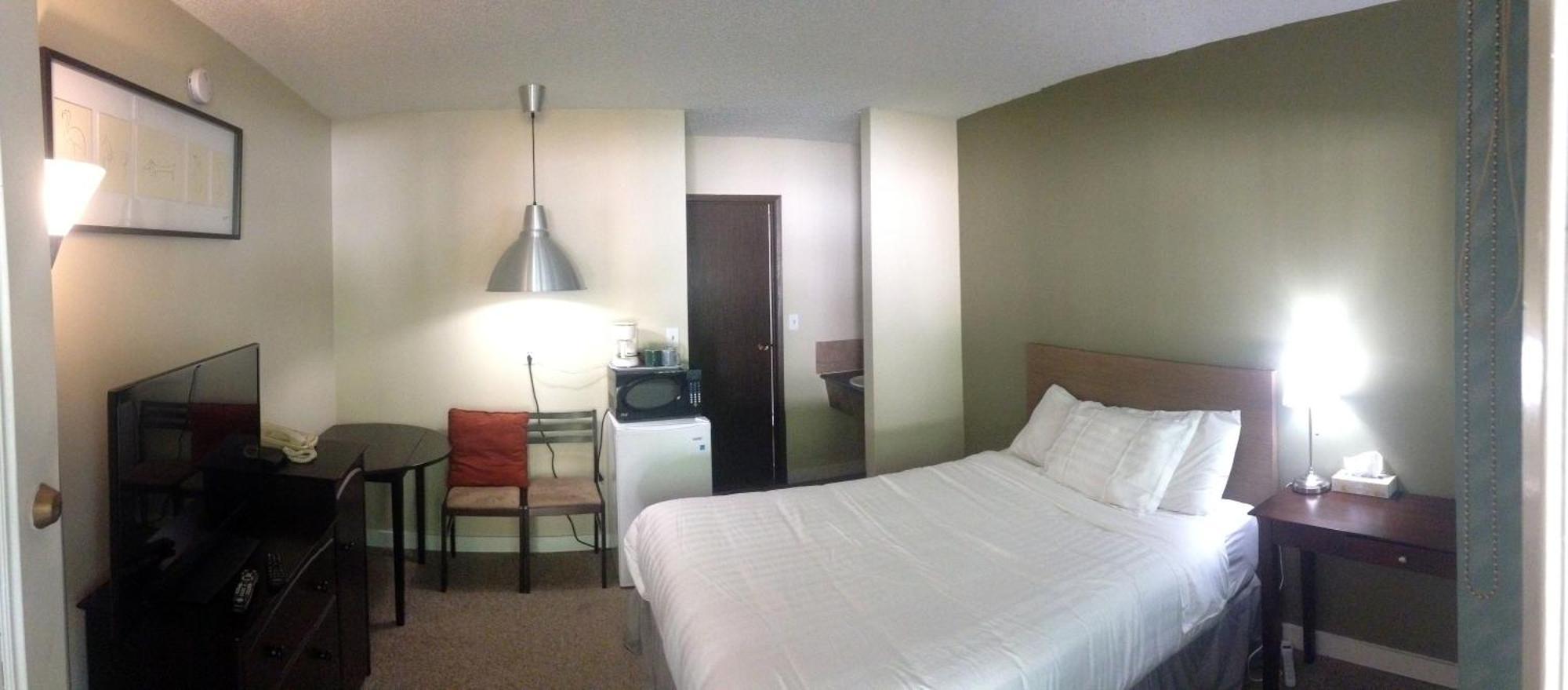 Ray Lyn Motel Trail Room photo