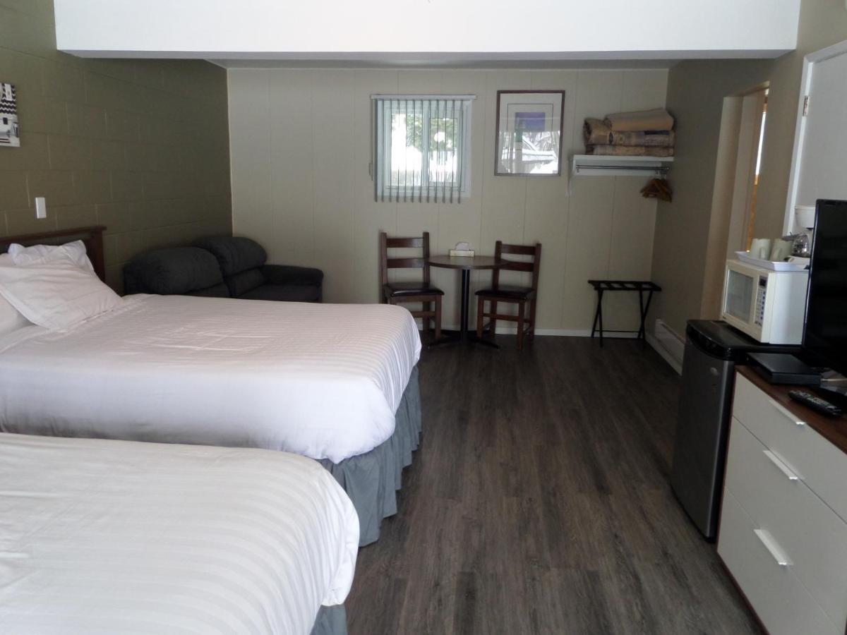 Ray Lyn Motel Trail Exterior photo