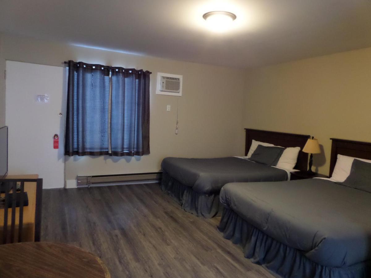 Ray Lyn Motel Trail Exterior photo