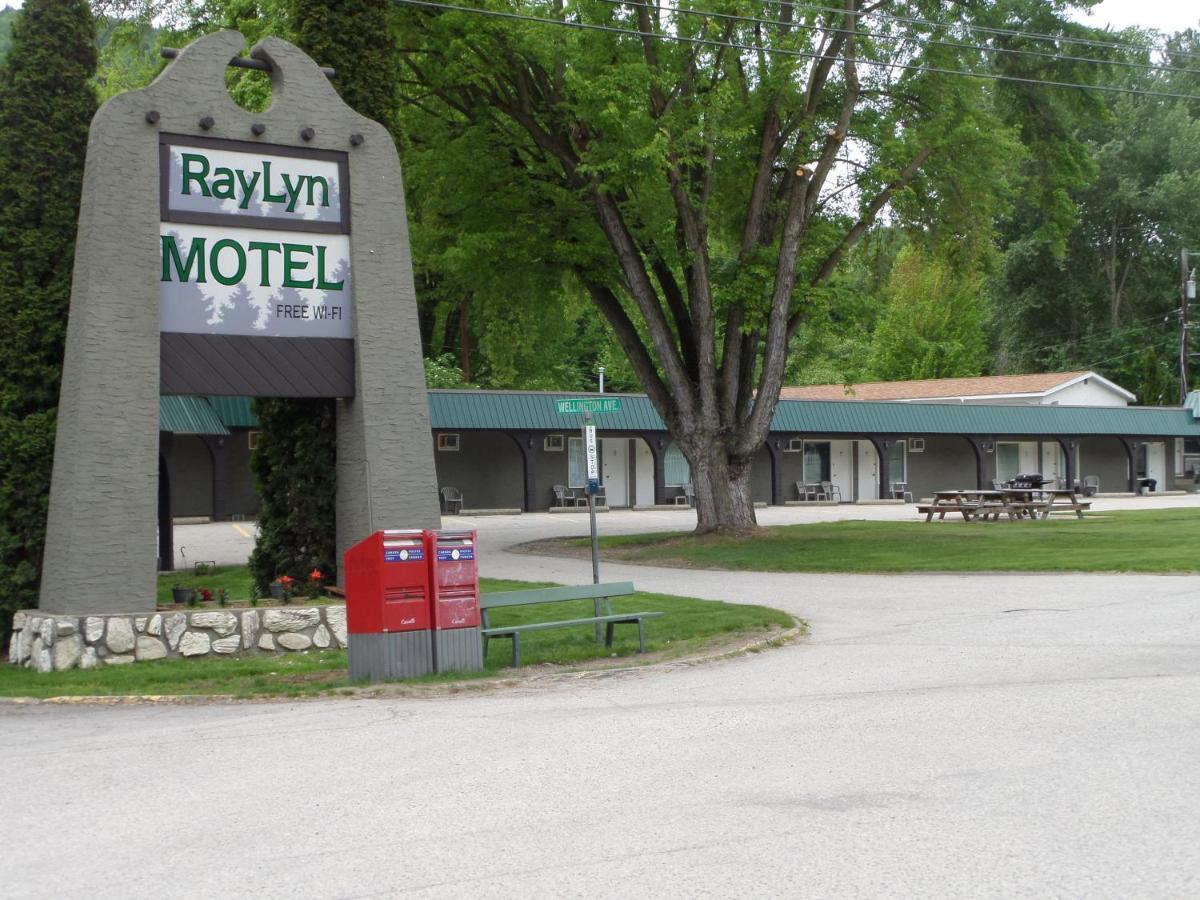 Ray Lyn Motel Trail Exterior photo